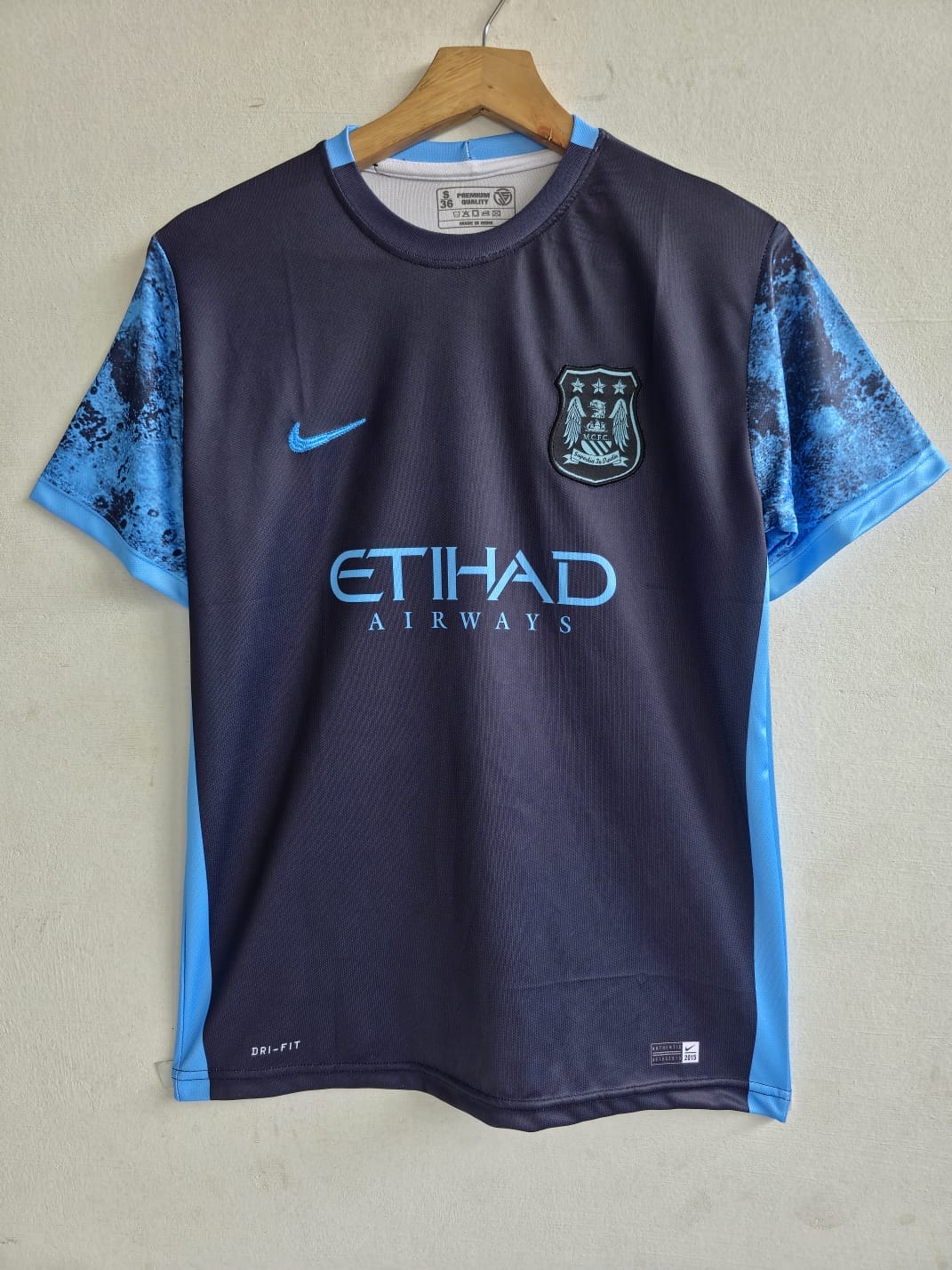 Manchester City 2015-16 away (DE BRUYNE) - View 1